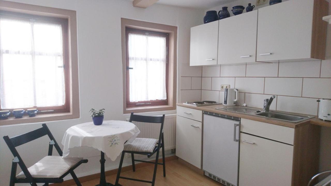 Haus Zum Kleinen Helm Apartamento Erfurt Exterior foto