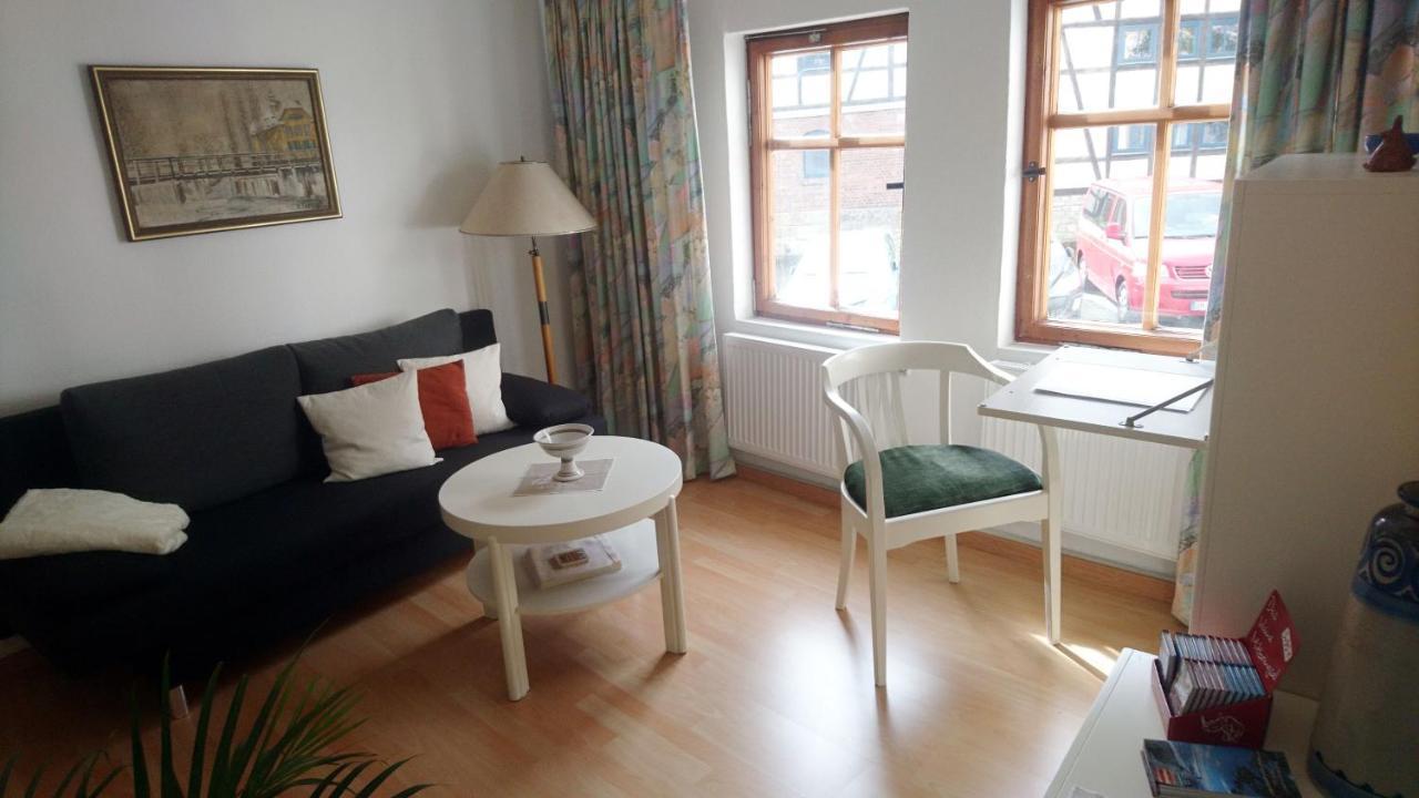 Haus Zum Kleinen Helm Apartamento Erfurt Exterior foto