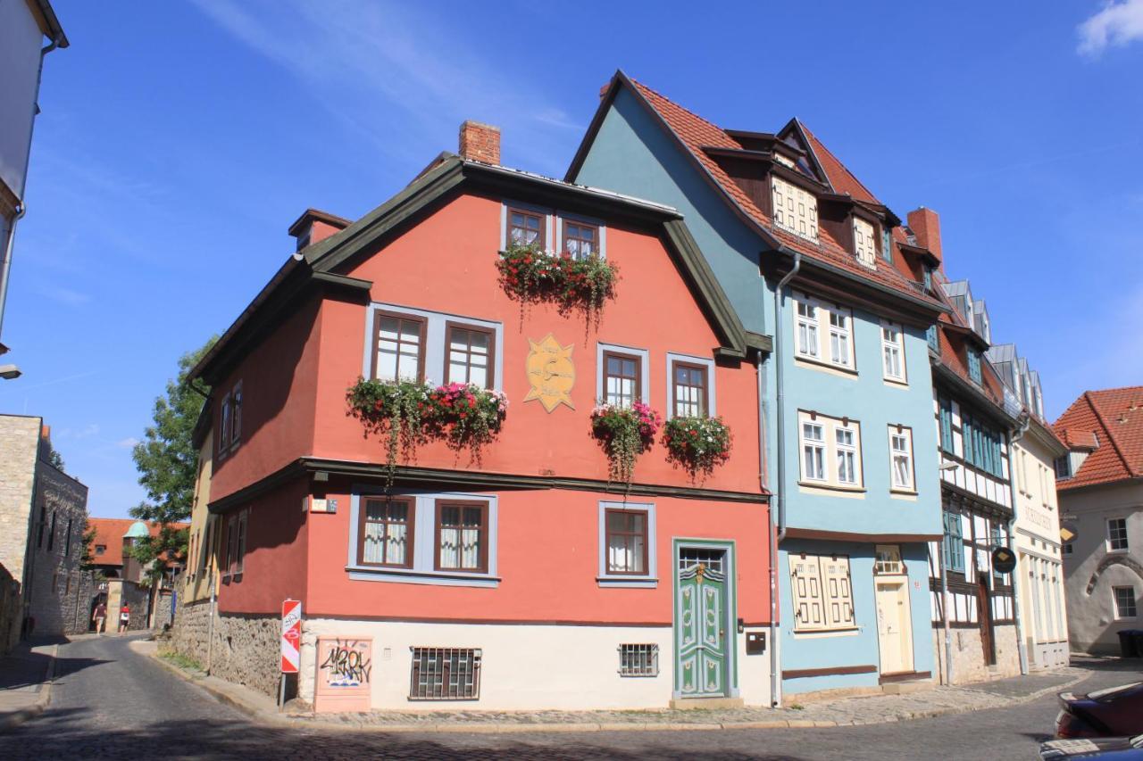 Haus Zum Kleinen Helm Apartamento Erfurt Exterior foto