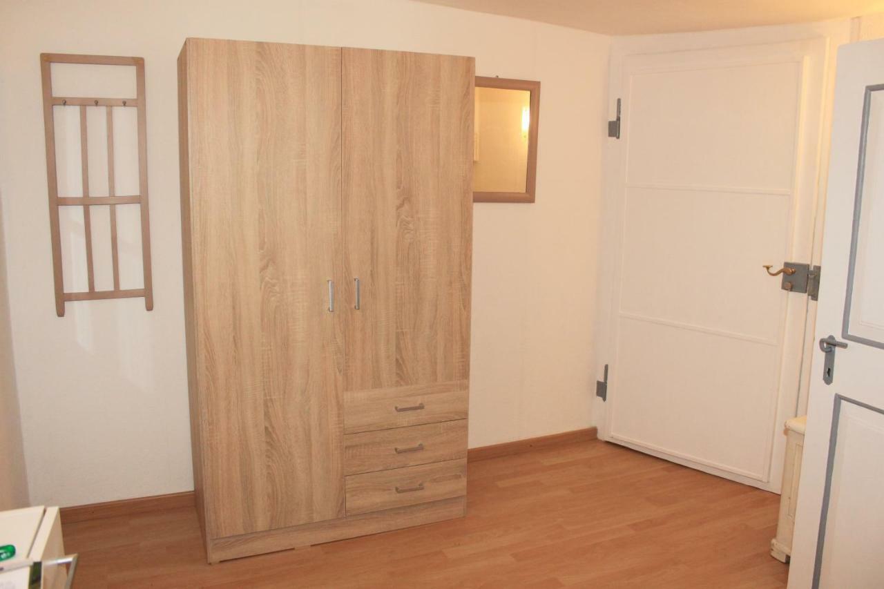 Haus Zum Kleinen Helm Apartamento Erfurt Exterior foto