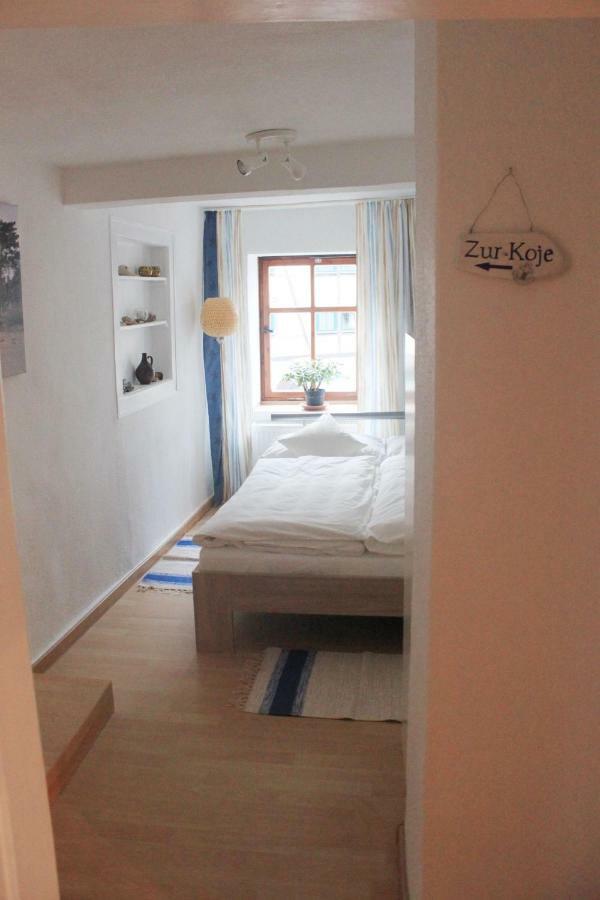 Haus Zum Kleinen Helm Apartamento Erfurt Exterior foto