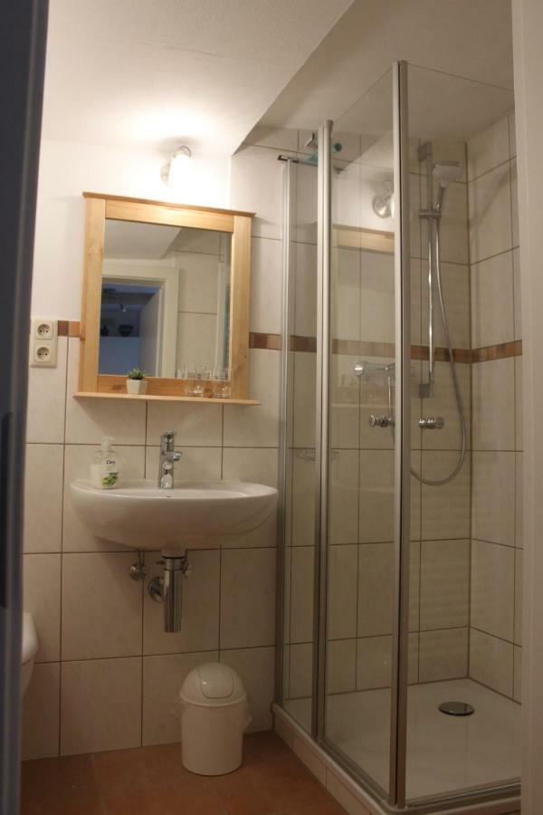 Haus Zum Kleinen Helm Apartamento Erfurt Exterior foto